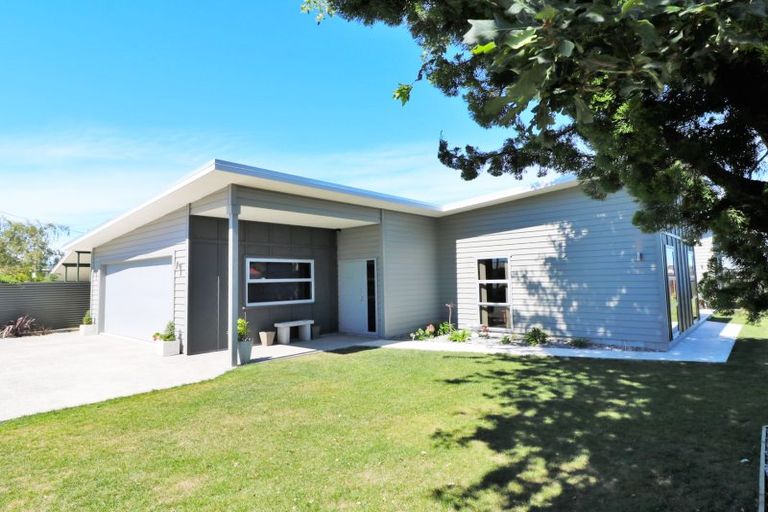 Photo of property in 35 Brooklyn Road, Carterton, 5713
