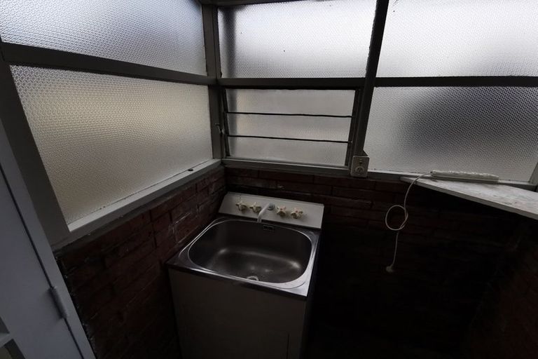 Photo of property in 2/34 Chartwell Avenue, Glenfield, Auckland, 0629