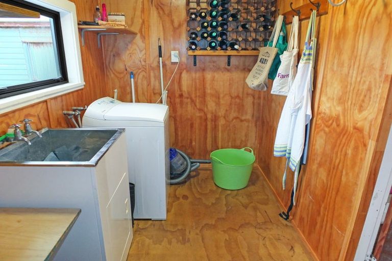 Photo of property in 2 Huia Street, Foxton Beach, Foxton, 4815