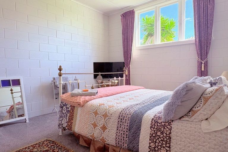 Photo of property in 8 Marine Parade, Wairoa, 4108