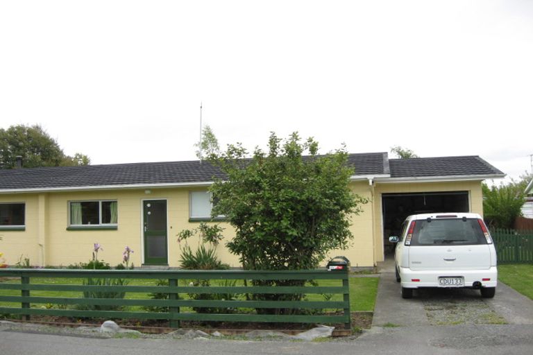 Photo of property in 8a Earnley Street, Rangiora, 7400