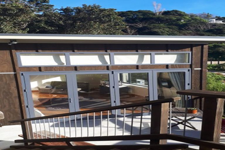 Photo of property in 82 Paremata Road, Paremata, Porirua, 5024