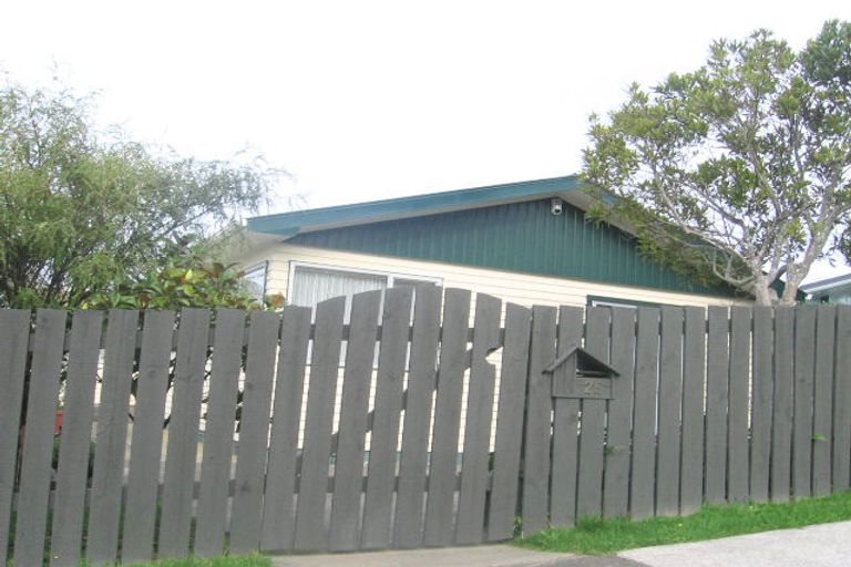Photo of property in 25 Acacia Avenue, Maungaraki, Lower Hutt, 5010