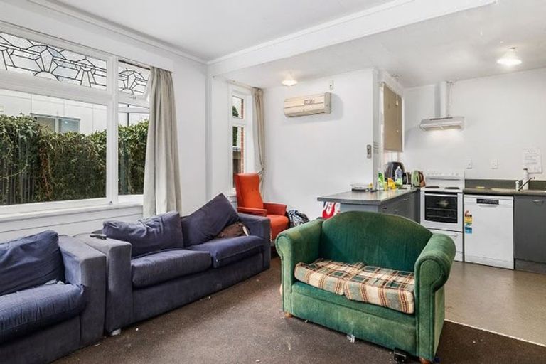 Photo of property in 123 Harbour Terrace, North Dunedin, Dunedin, 9016