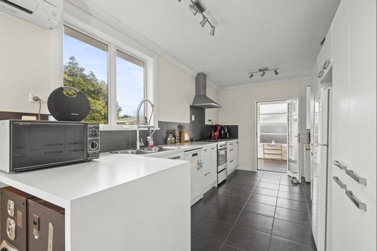 Photo of property in 14 Buick Crescent, Awapuni, Palmerston North, 4412