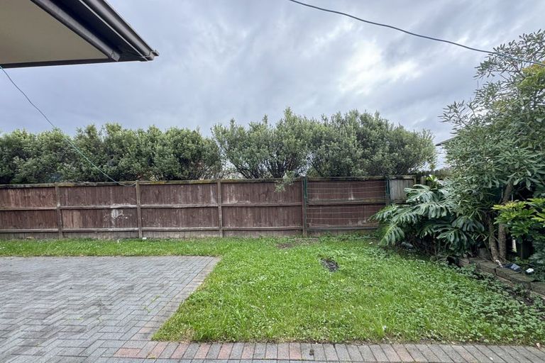Photo of property in 16 Monash Place, Flat Bush, Auckland, 2016