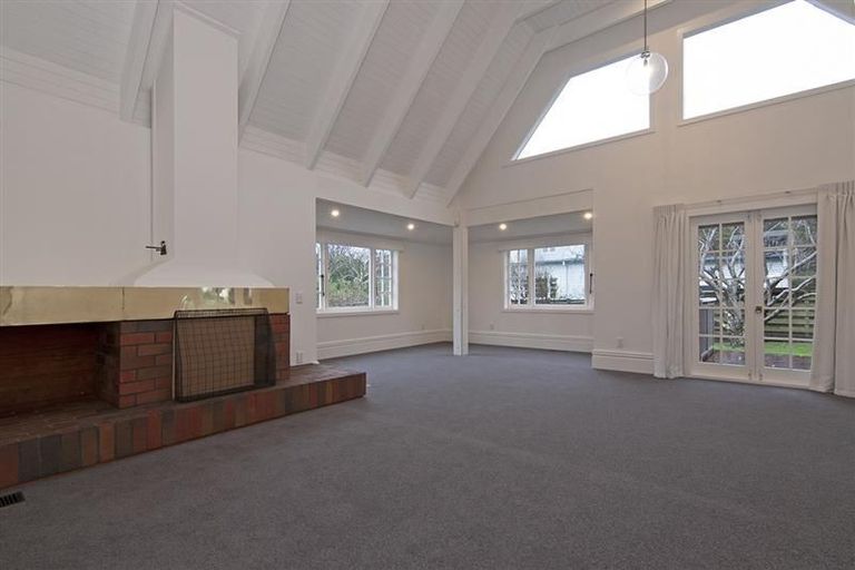 Photo of property in 21 Cheviot Road, Lowry Bay, Lower Hutt, 5013