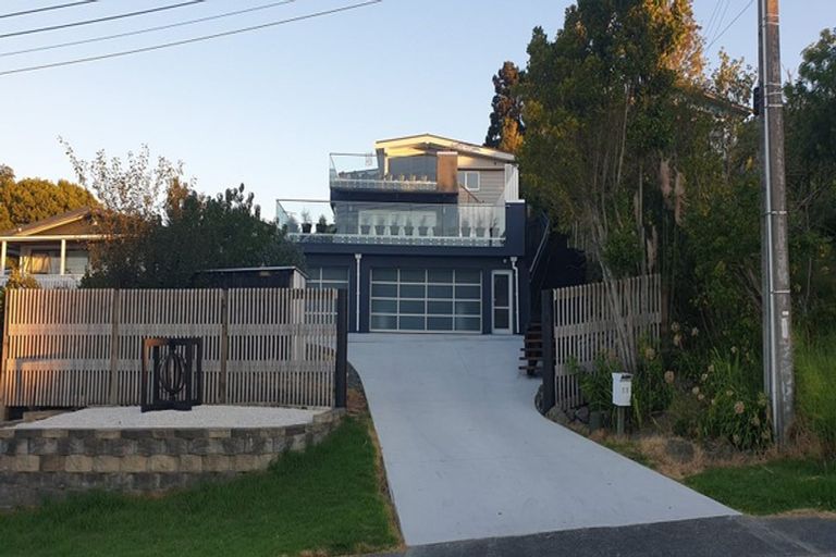 Photo of property in 10 Scott Road, Stanmore Bay, Whangaparaoa, 0932