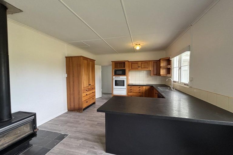 Photo of property in 33 Burns Street, Tawhero, Whanganui, 4501