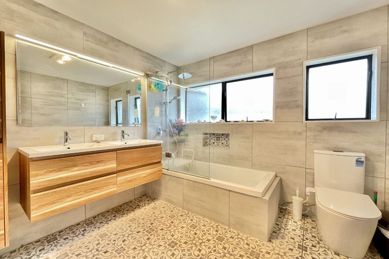 Photo of property in 49a Great South Road, Papatoetoe, Auckland, 2025
