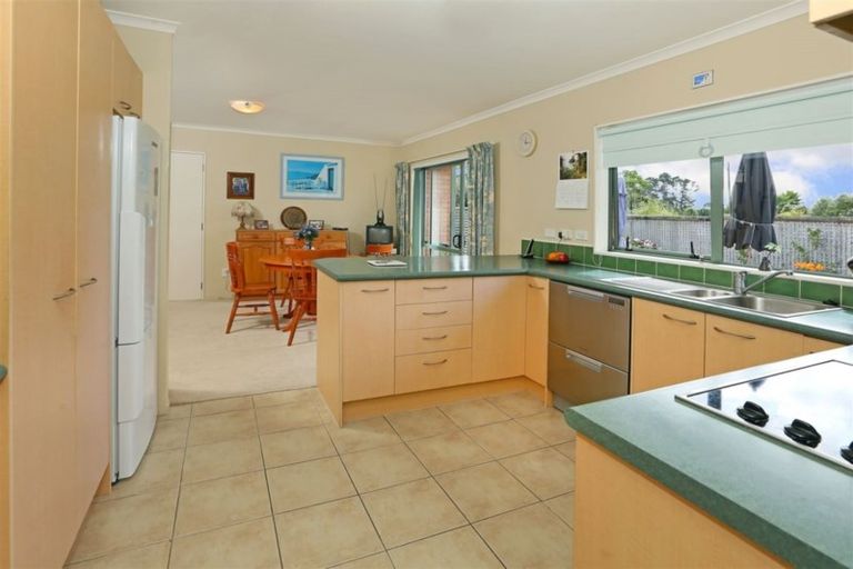 Photo of property in 18 Chelmsley Avenue, Henderson, Auckland, 0612