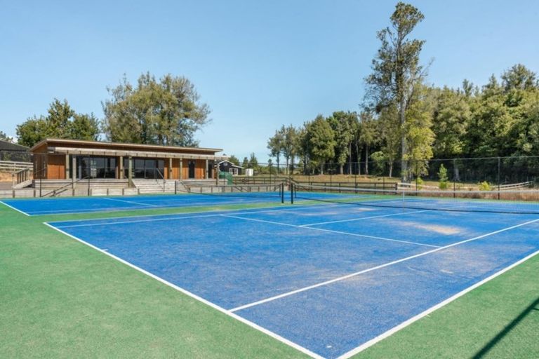 Photo of property in 6 Sarona Park Drive, Omanawa, Tauranga, 3171