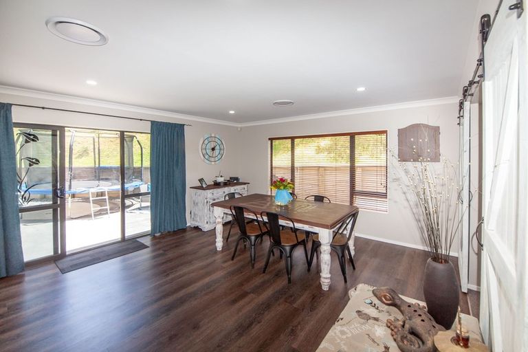 Photo of property in 35 Waverton Terrace, Churton Park, Wellington, 6037