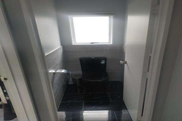 Photo of property in 57c Kamara Road, Glen Eden, Auckland, 0602