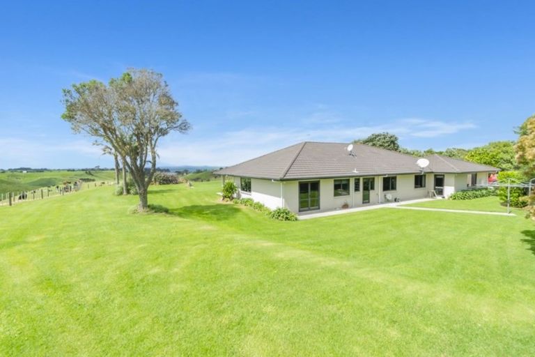 Photo of property in 3048 Awhitu Road, Awhitu, Waiuku, 2684
