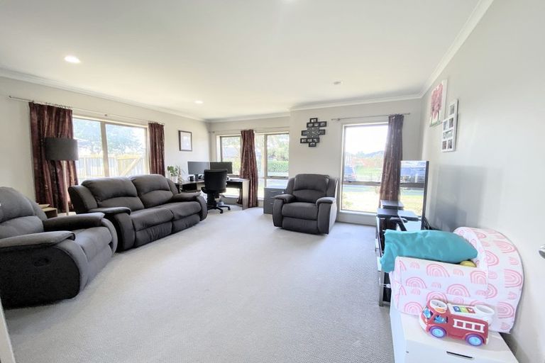 Photo of property in 63 Farringdon Avenue, Rototuna North, Hamilton, 3210
