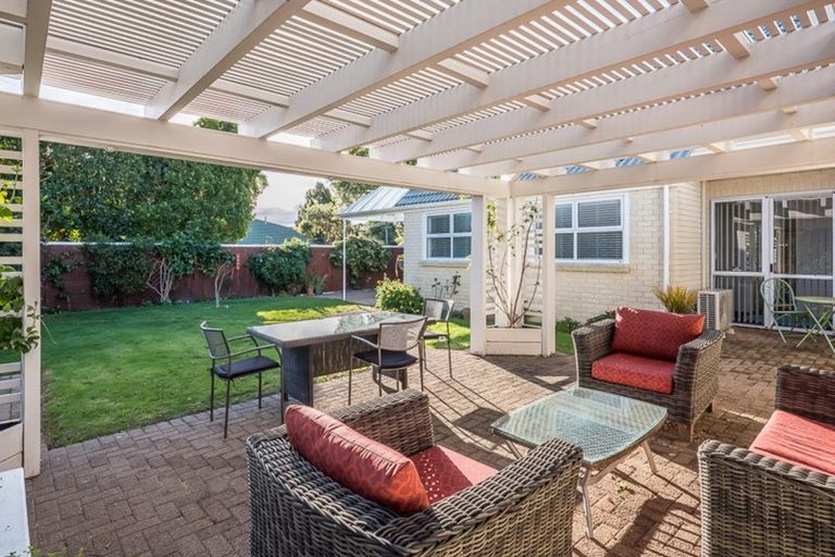 Photo of property in 1 Maple Lane, Waikanae, 5036