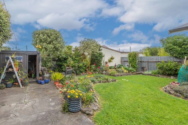 Photo of property in 76 Meeanee Quay, Westshore, Napier, 4110