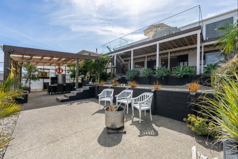 Photo of property in 8 Roore Street, Foxton Beach, Foxton, 4815