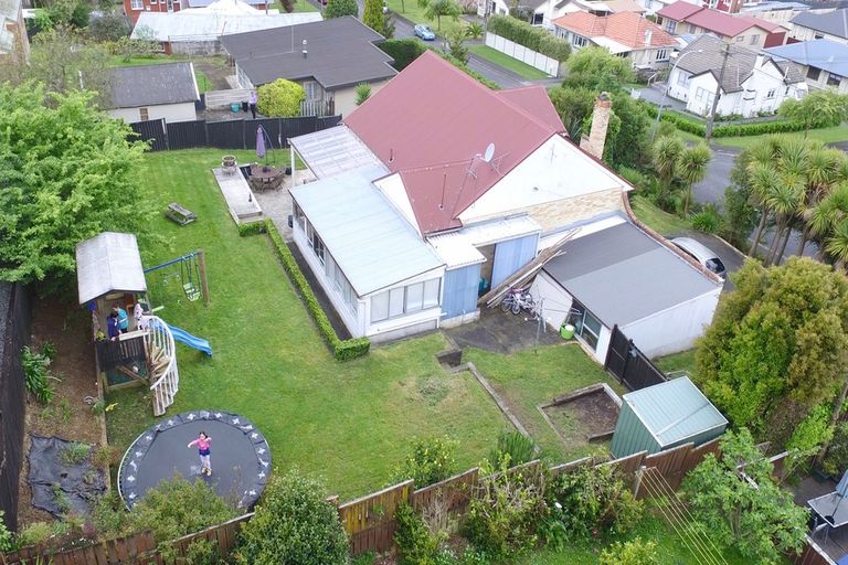 Photo of property in 22 Windsor Road, Maeroa, Hamilton, 3200