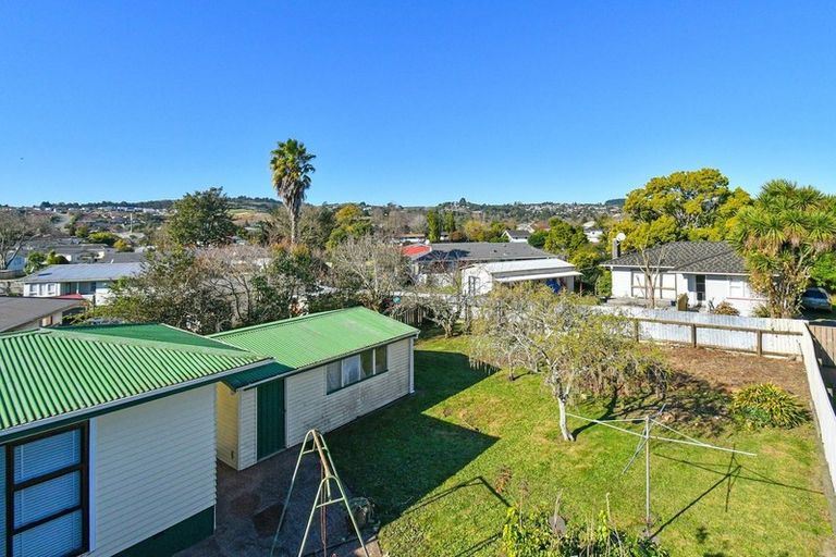 Photo of property in 16 Eastburn Street, Papakura, 2110