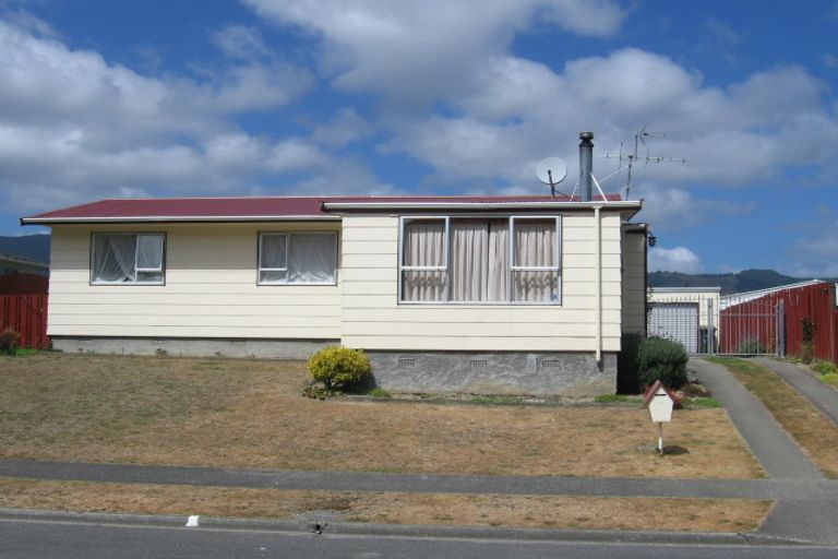 Photo of property in 6 Fremont Grove, Totara Park, Upper Hutt, 5018