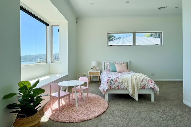 Photo of property in 32 Sunset Parade, Plimmerton, Porirua, 5026