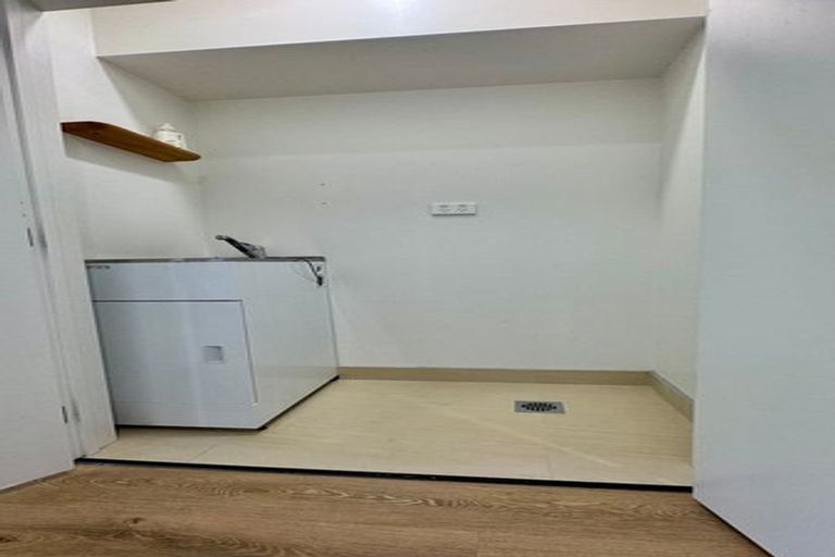 Photo of property in 7/25 Vodanovich Road, Te Atatu South, Auckland, 0610