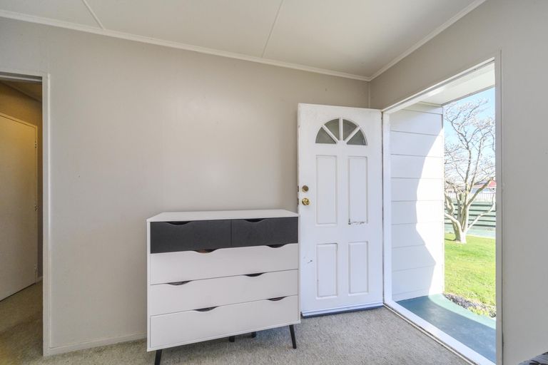 Photo of property in 17 Egmont Place, Westbrook, Palmerston North, 4412