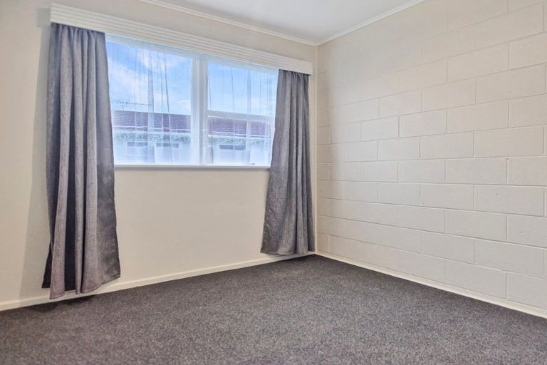 Photo of property in Shakespeare Flats, 8/48 Merton Street, Trentham, Upper Hutt, 5018