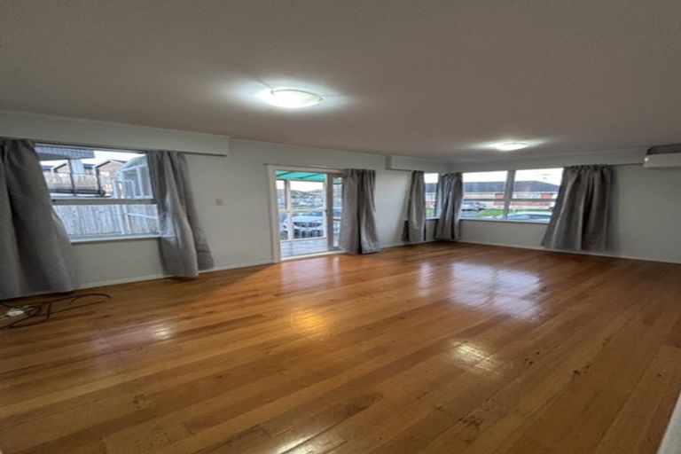 Photo of property in 1/24 Dale Crescent, Pakuranga, Auckland, 2010
