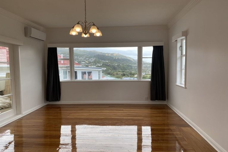 Photo of property in 4 Carleton Terrace, Tawa, Wellington, 5028