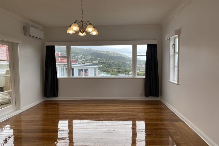 Photo of property in 4 Carleton Terrace, Tawa, Wellington, 5028