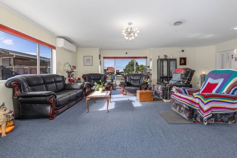 Photo of property in 2 Fuller Close, Levin, 5510
