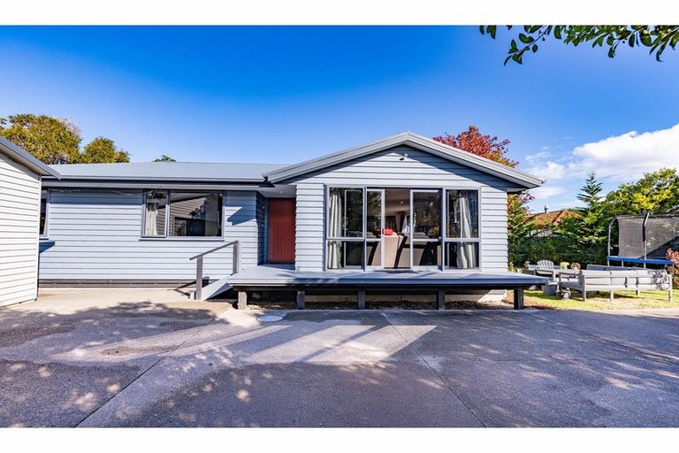 Photo of property in 12 Binstead Place, Avondale, Christchurch, 8061