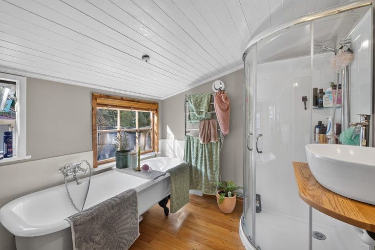 Photo of property in 38 Voelas Road, Lyttelton, 8082