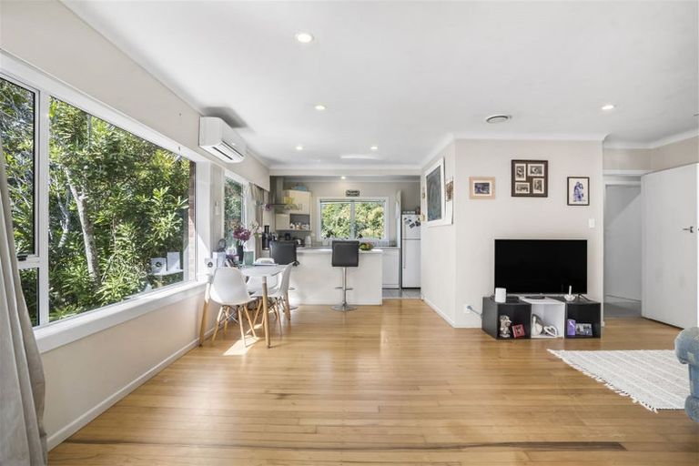 Photo of property in 29a Glenfern Road, Mellons Bay, Auckland, 2014