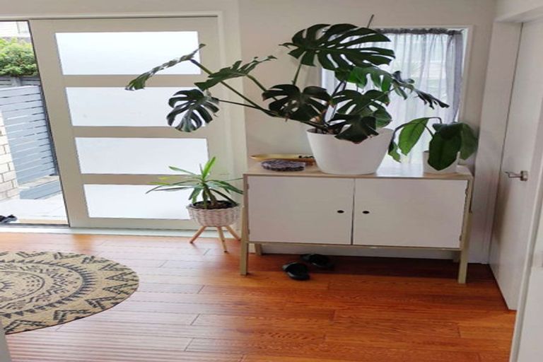 Photo of property in 30a Schnapper Rock Road, Schnapper Rock, Auckland, 0632