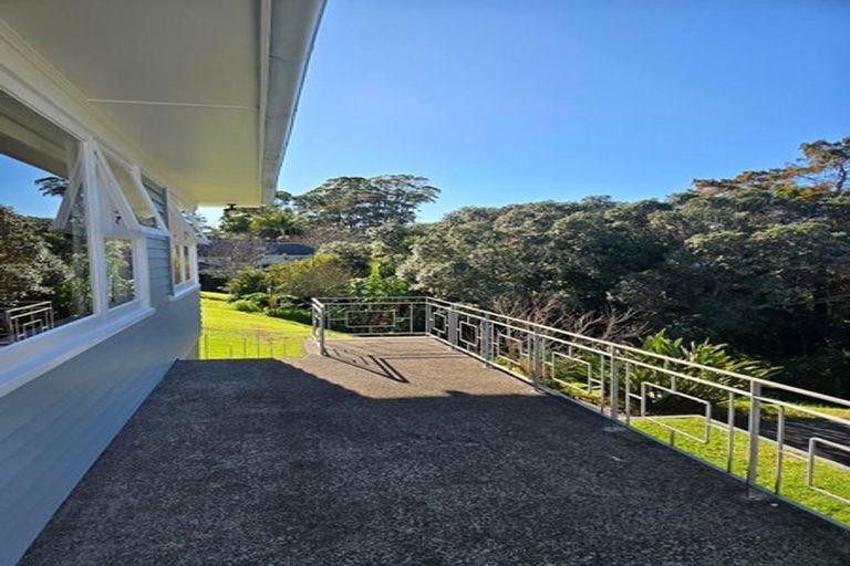 Photo of property in 40 Seabreeze Road, Narrow Neck, Auckland, 0624
