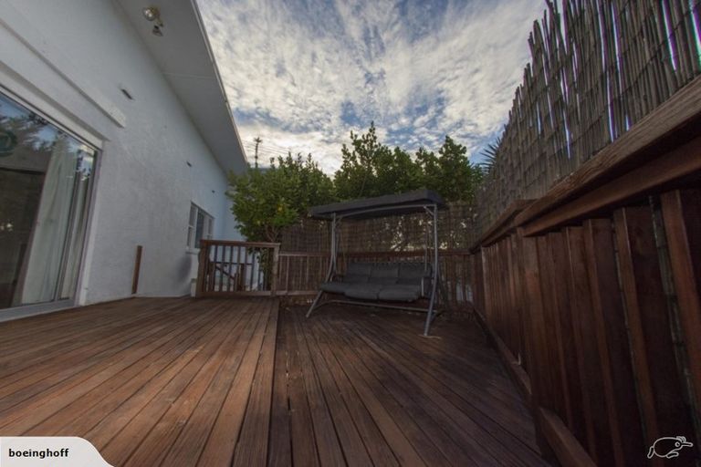 Photo of property in 6 Willowbrook Place, Titirangi, Auckland, 0604