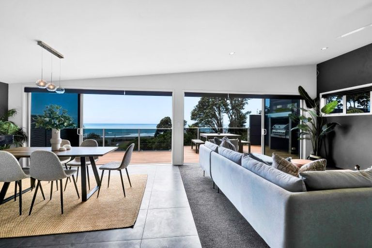 Photo of property in 14 Shearer Drive, Oakura, 4314