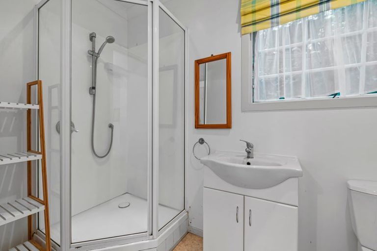 Photo of property in 3 Awaruku Road, Torbay, Auckland, 0630