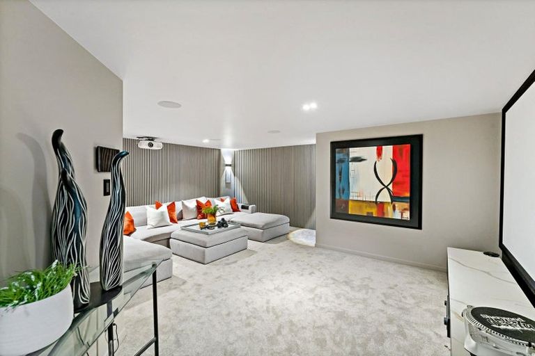 Photo of property in 18a Tiri Road, Milford, Auckland, 0620