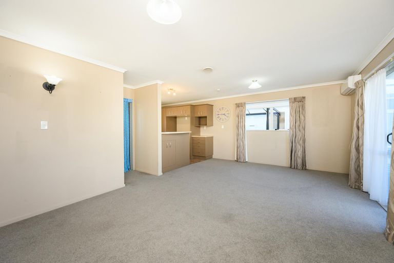 Photo of property in 44 Kaimanawa Street, Kelvin Grove, Palmerston North, 4414