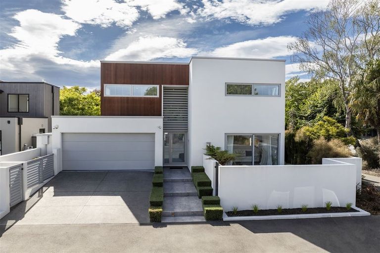 Photo of property in 2 Jacksons Road, Merivale, Christchurch, 8014
