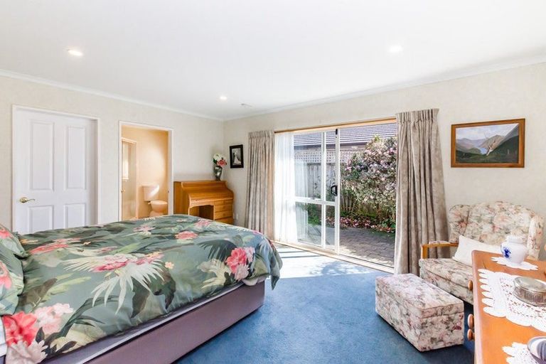 Photo of property in 23 Kotuku Drive, Paraparaumu Beach, Paraparaumu, 5032