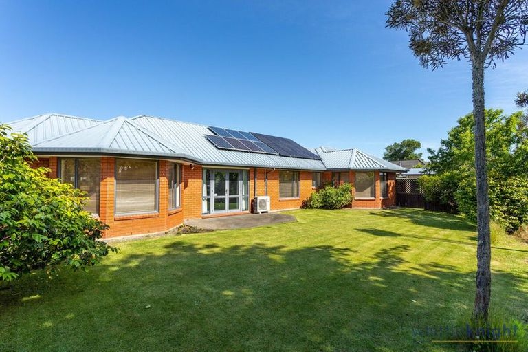 Photo of property in 27 Showgate Avenue, Sockburn, Christchurch, 8042