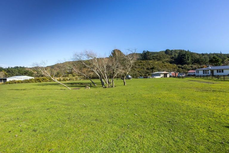 Photo of property in 147 Upper Fitzherbert Road, Wainuiomata, 5373