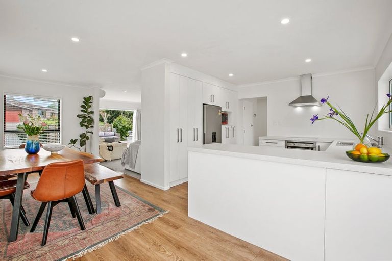 Photo of property in 60 Karina Road, Merrilands, New Plymouth, 4312