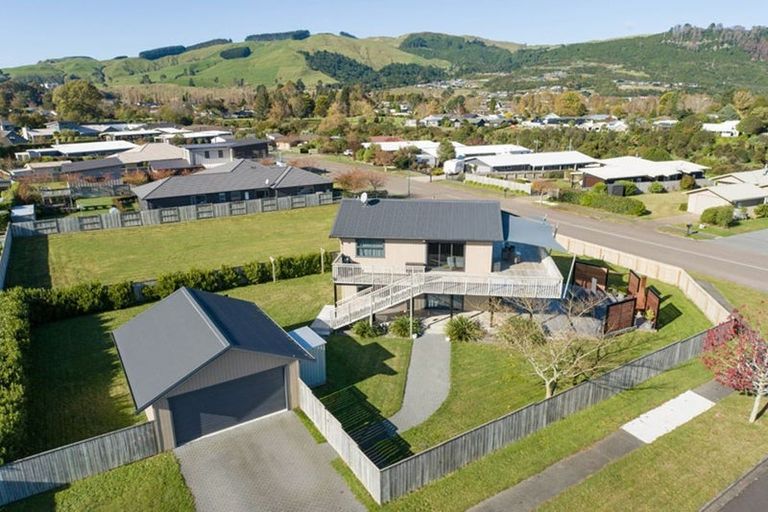 Photo of property in 136 Lisland Drive, Kinloch, Taupo, 3377